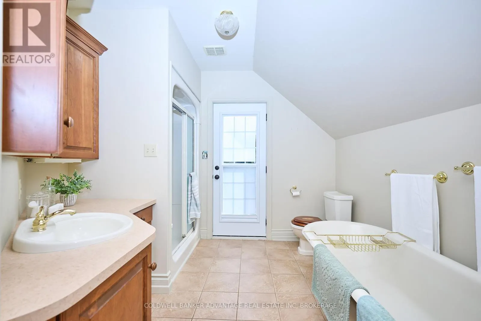 4698 SANDY COVE DRIVE