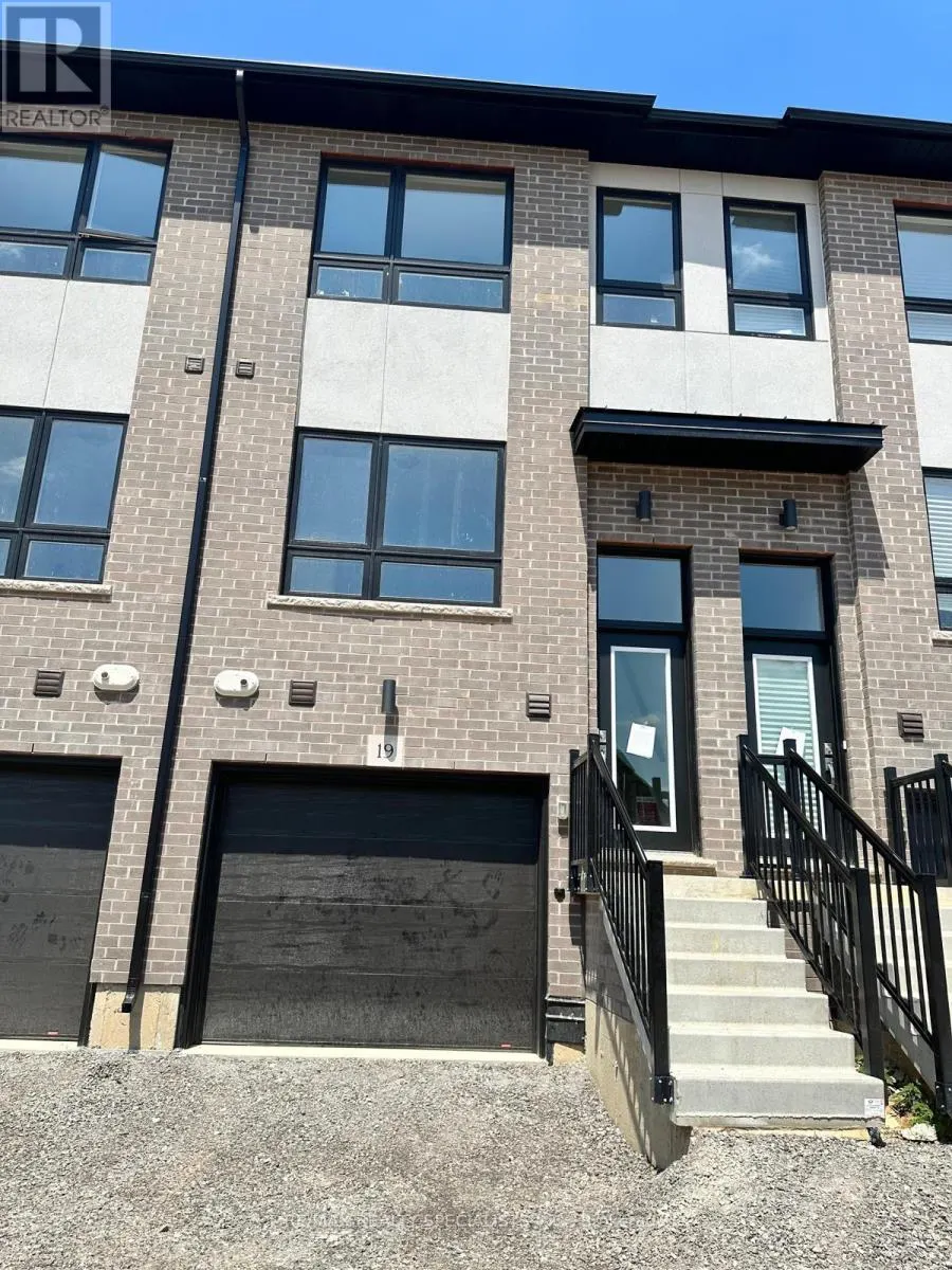 19 - 720 GREY STREET