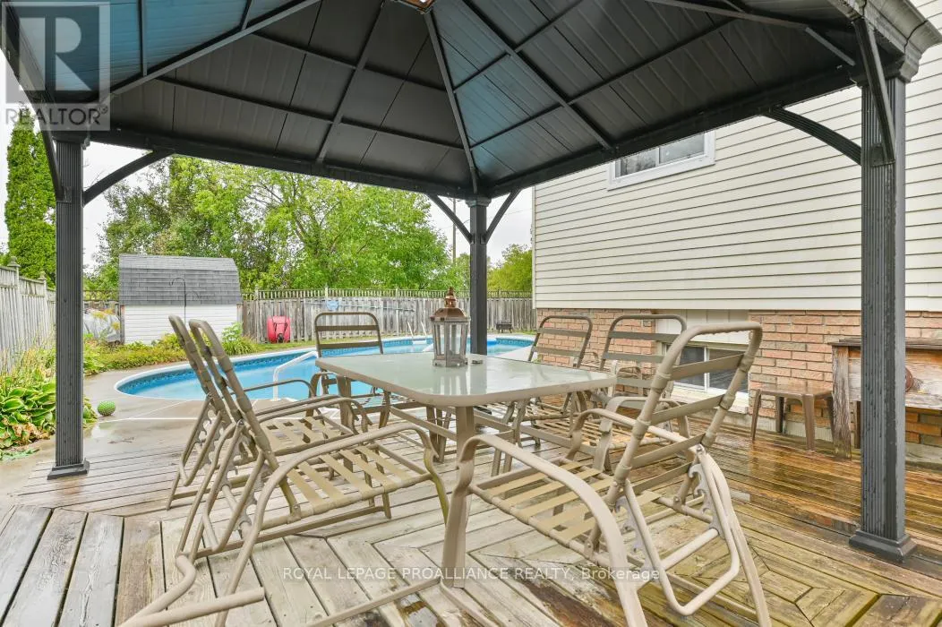 22 BRIARWOOD CRESCENT