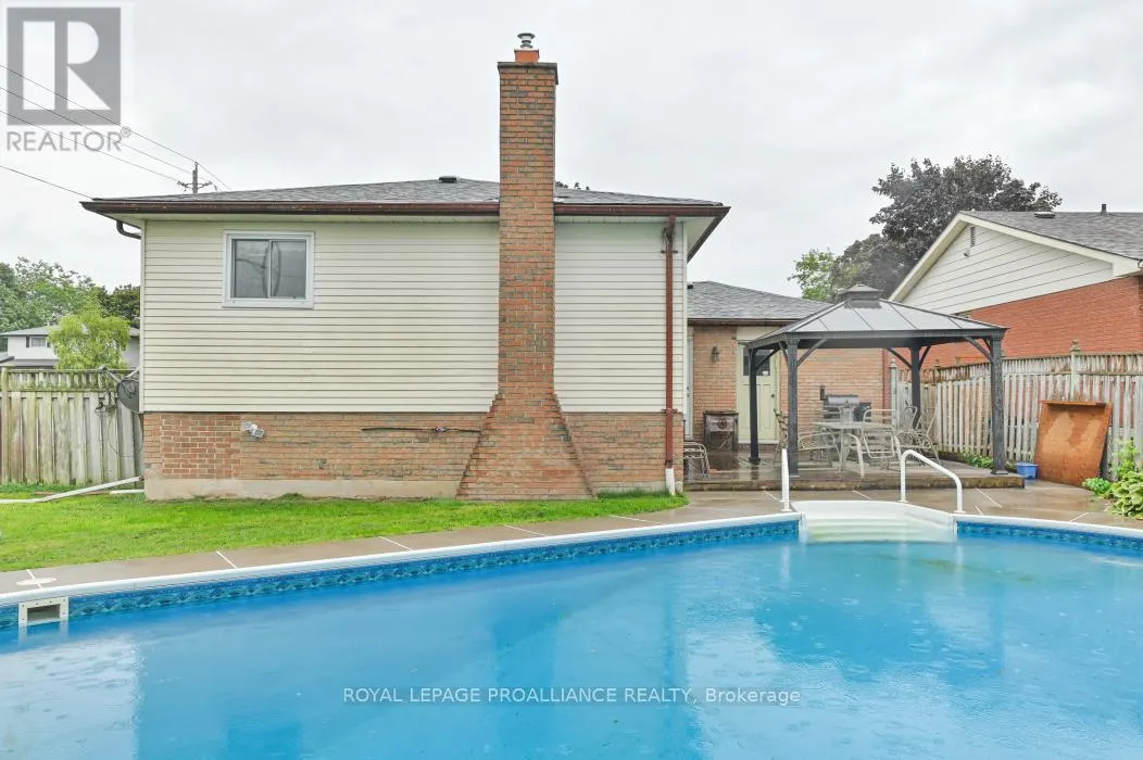 22 BRIARWOOD CRESCENT