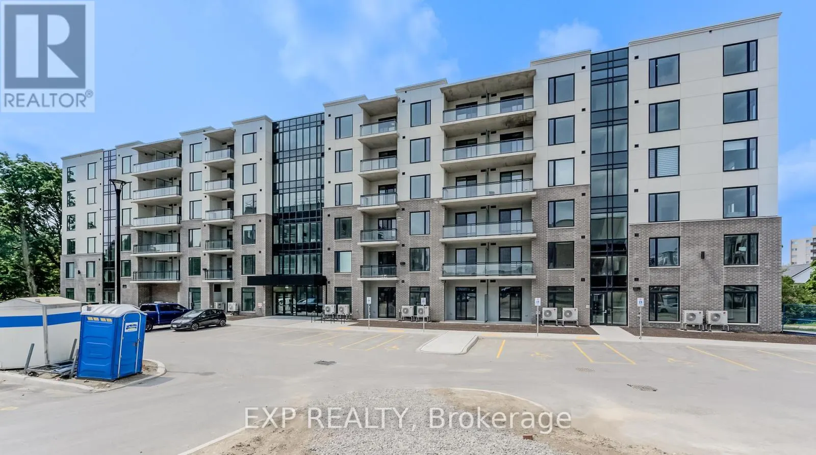 516 - 103 ROGER STREET