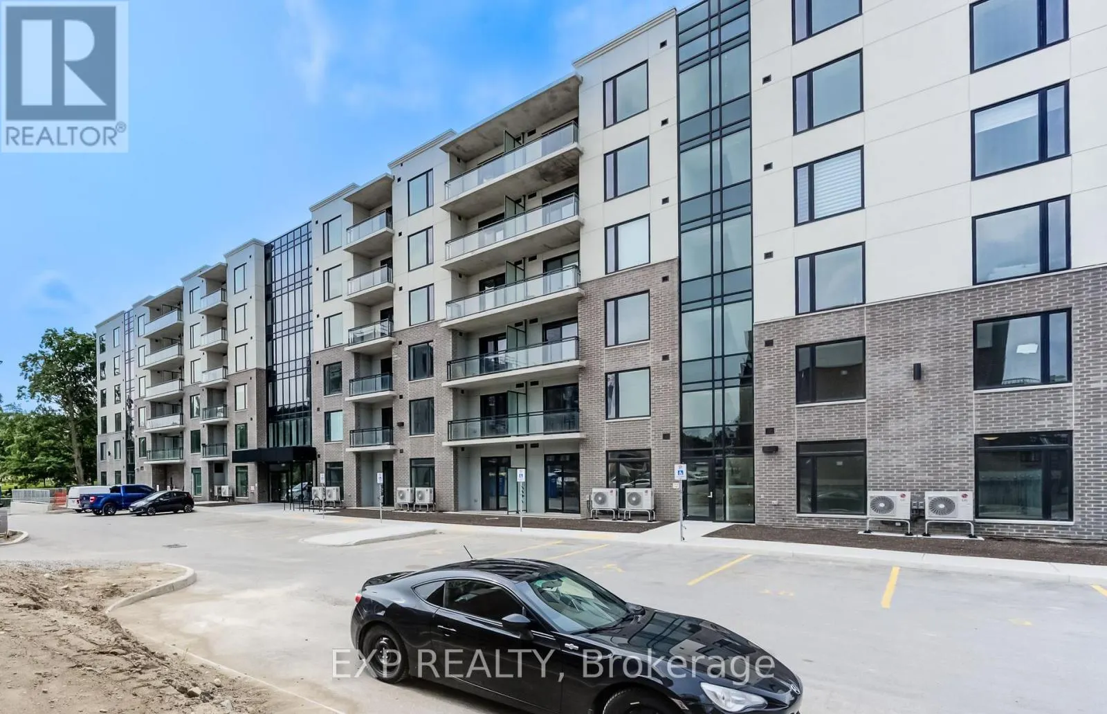516 - 103 ROGER STREET