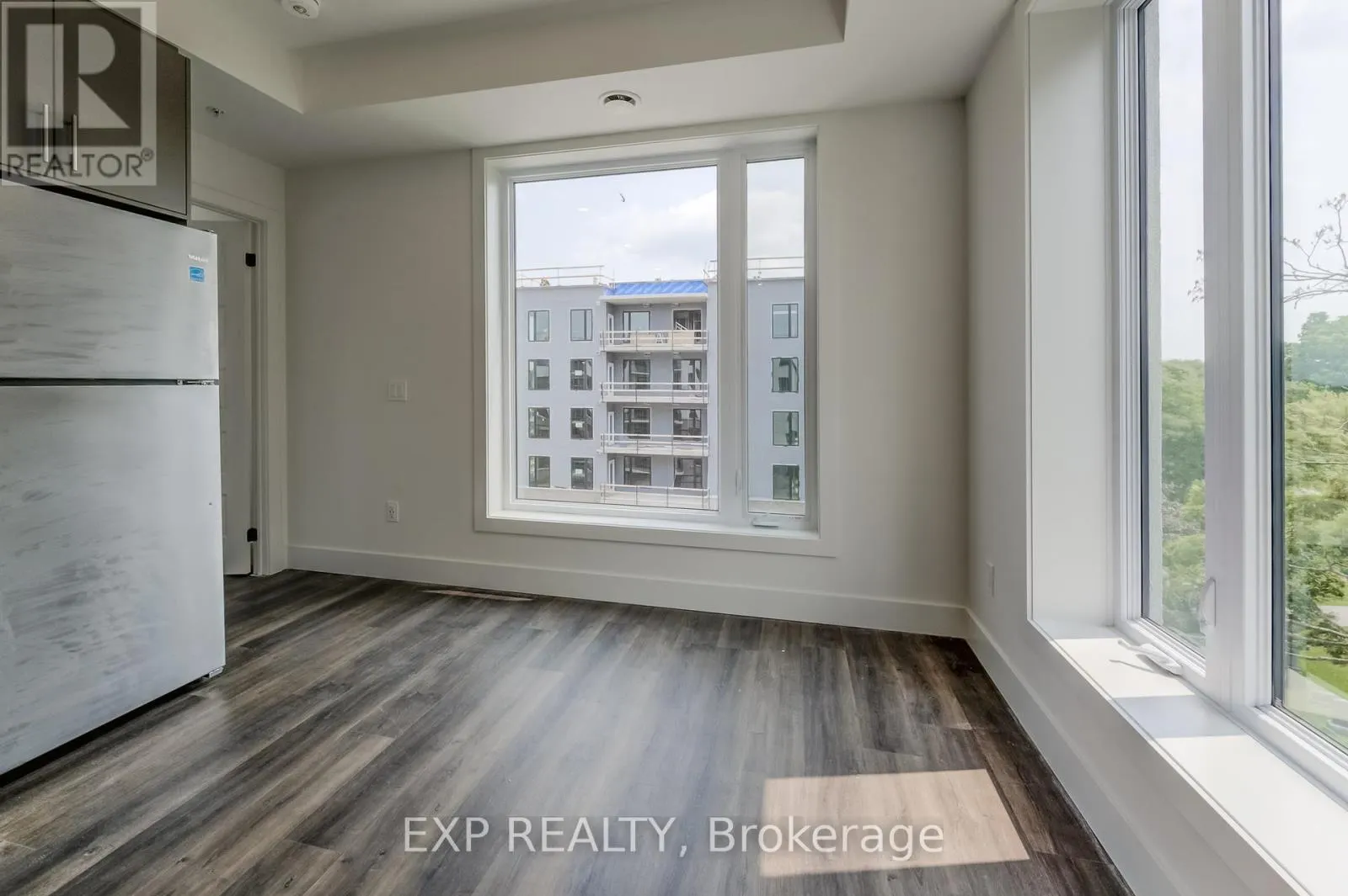 516 - 103 ROGER STREET