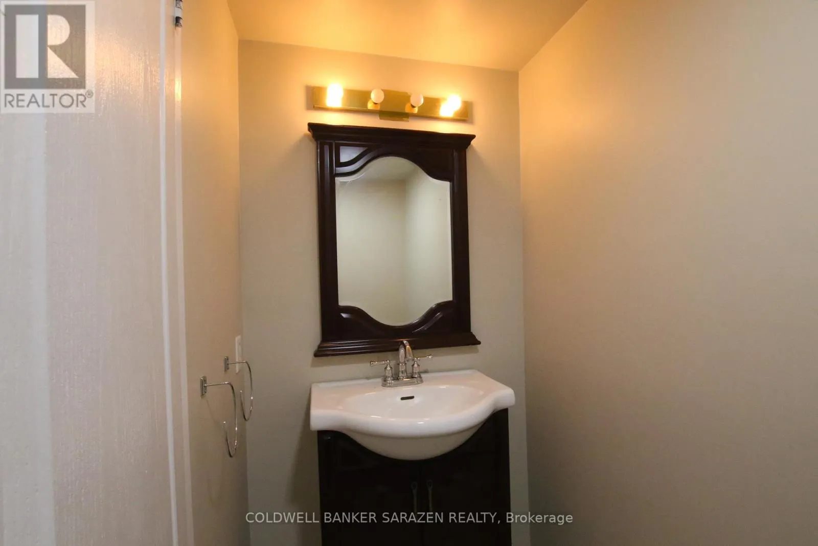 606 - 141 SOMERSET STREET W