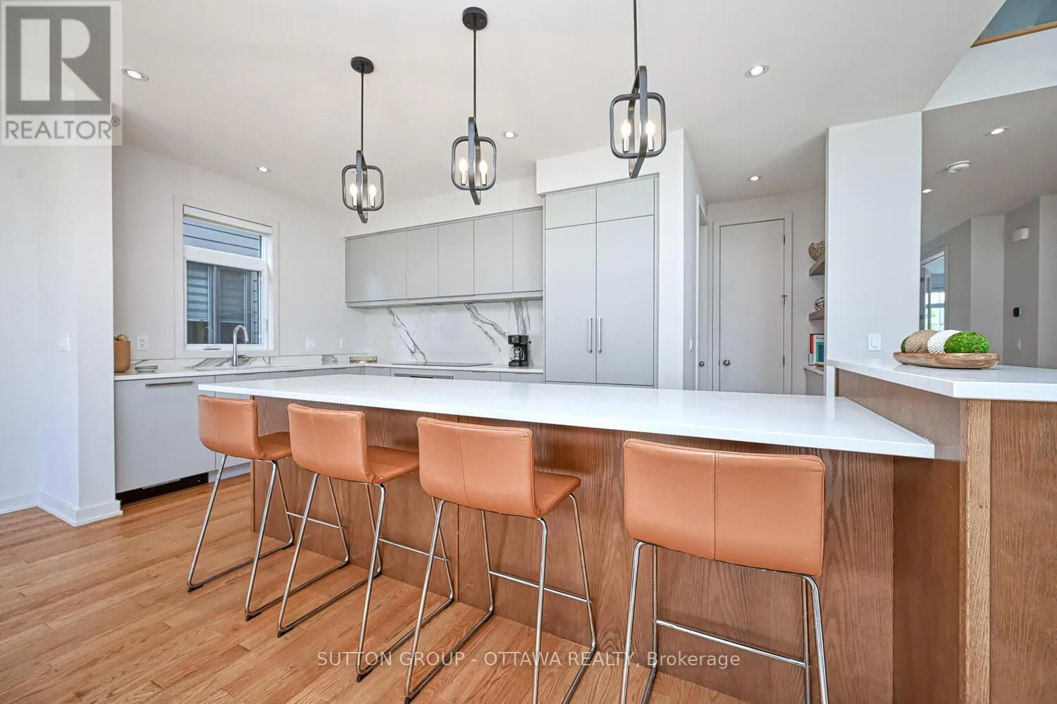 732 WOOLER PLACE