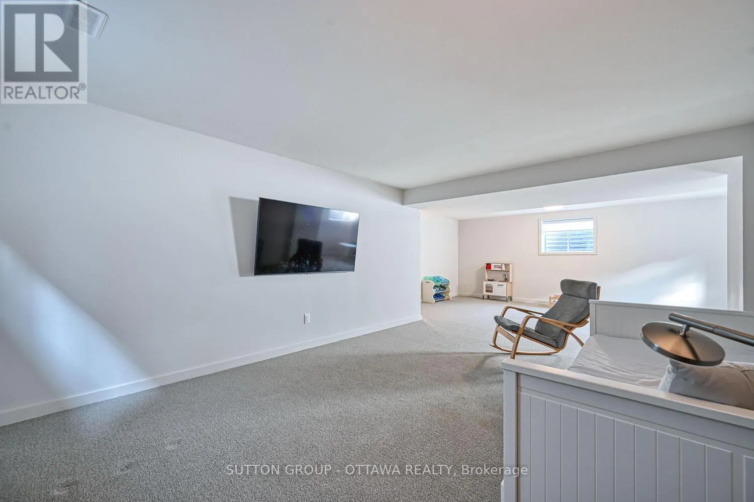 732 WOOLER PLACE