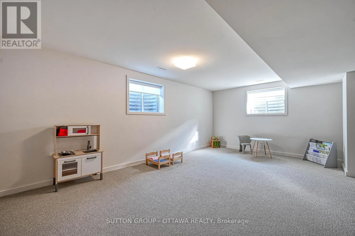 732 WOOLER PLACE