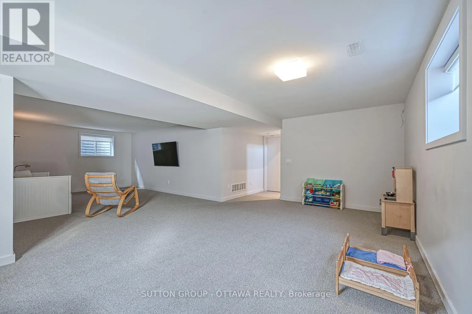732 WOOLER PLACE