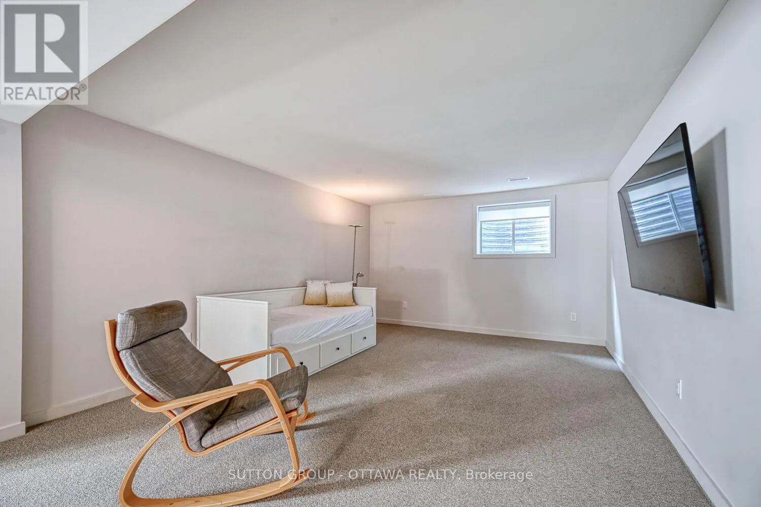 732 WOOLER PLACE