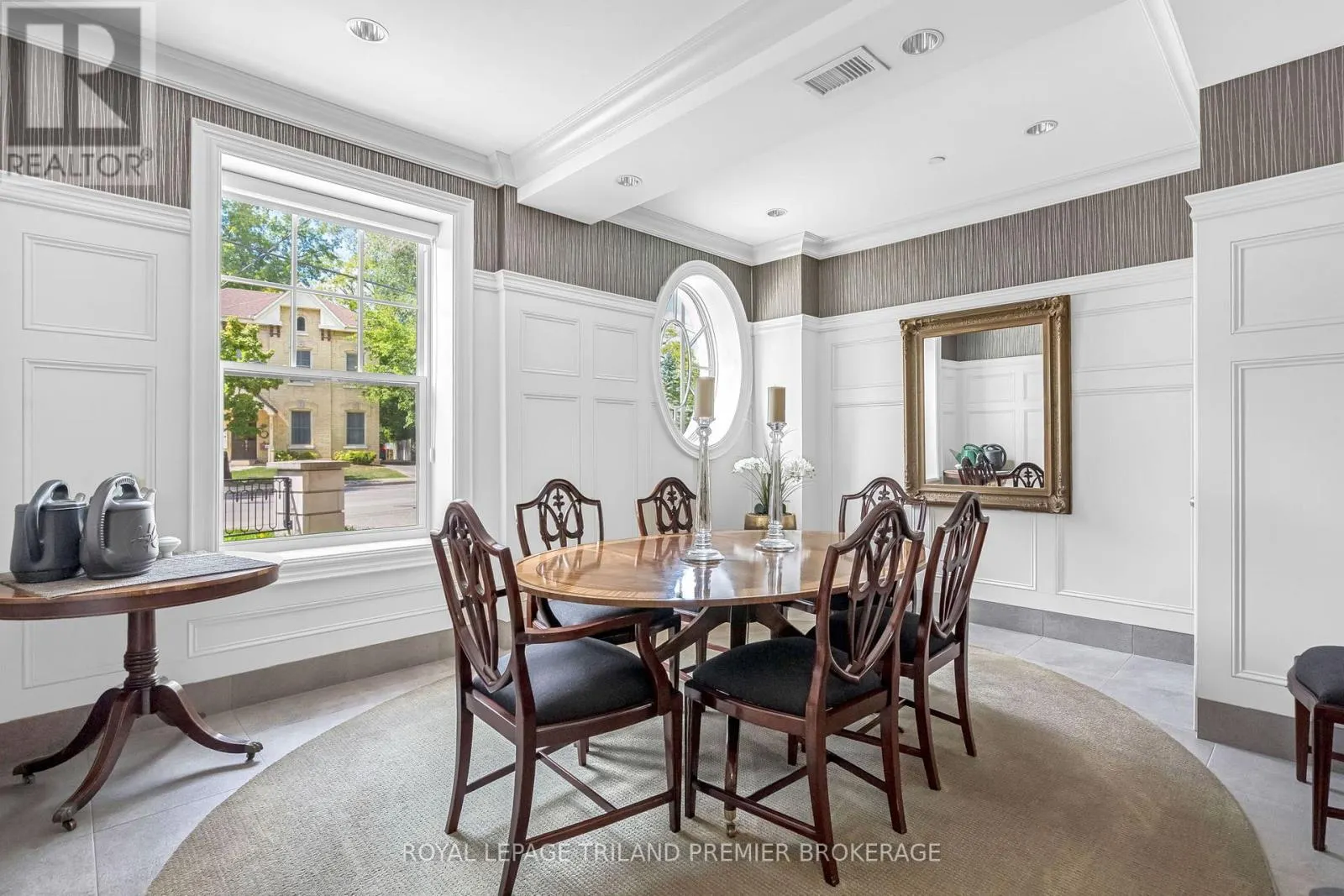 202 - 122 WORTLEY ROAD, #202