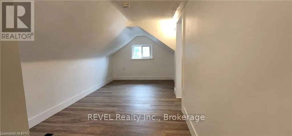 UPPER - 5 LINWOOD STREET, #Upper