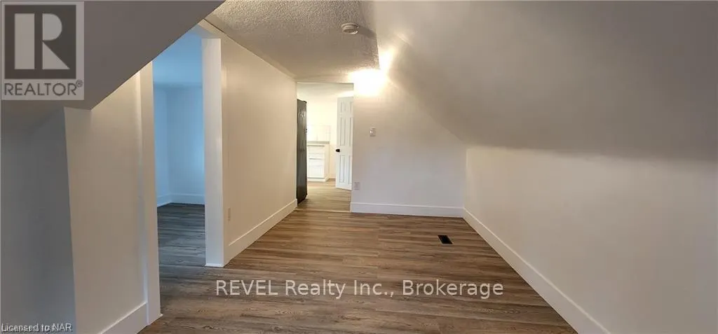 UPPER - 5 LINWOOD STREET, #Upper