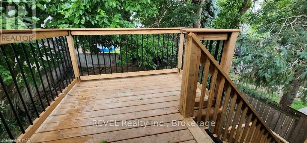 UPPER - 5 LINWOOD STREET, #Upper