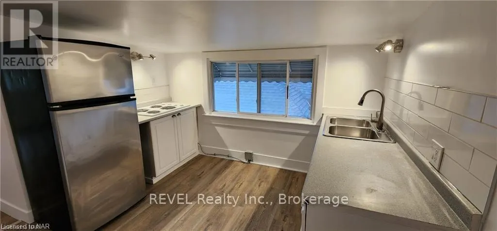 UPPER - 5 LINWOOD STREET, #Upper