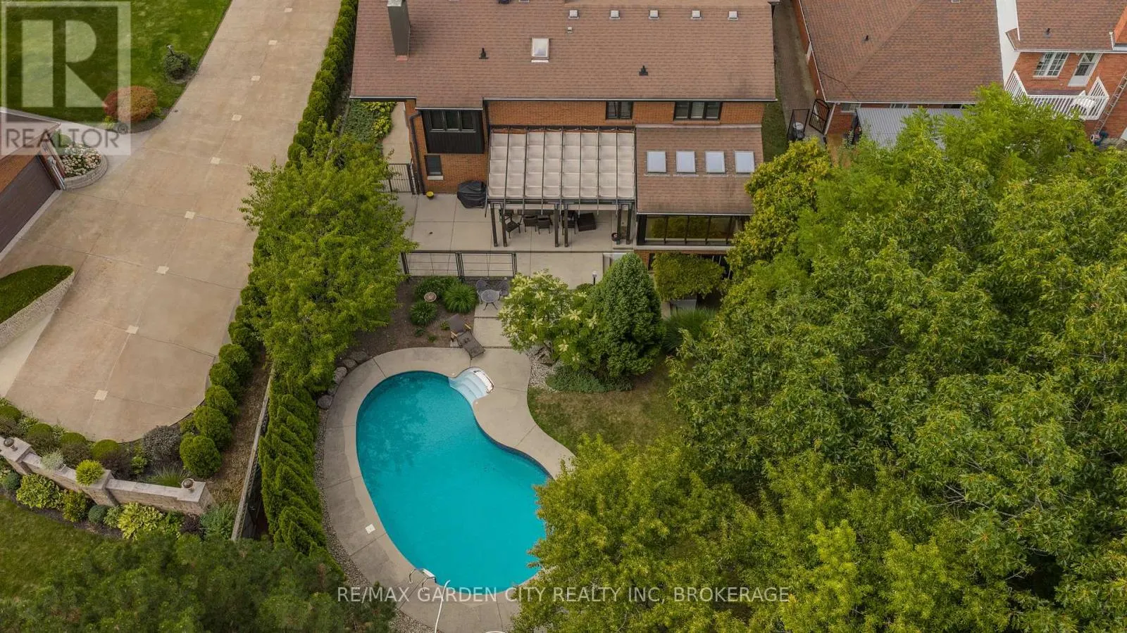 86 TREMONT DRIVE