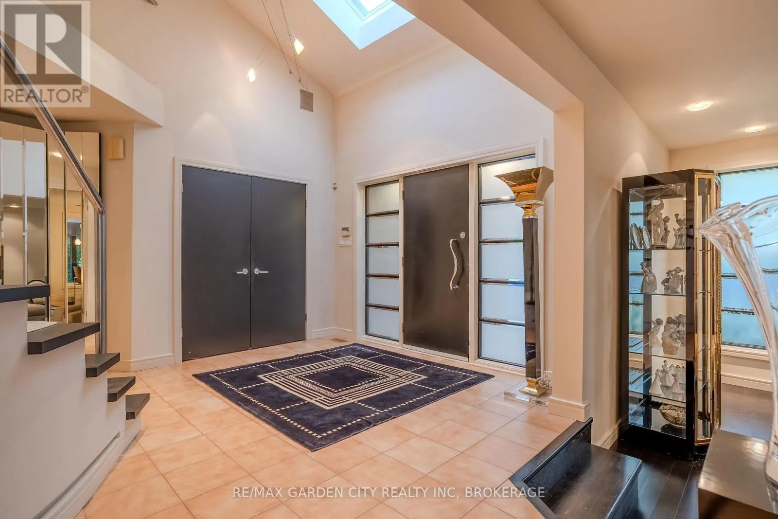86 TREMONT DRIVE