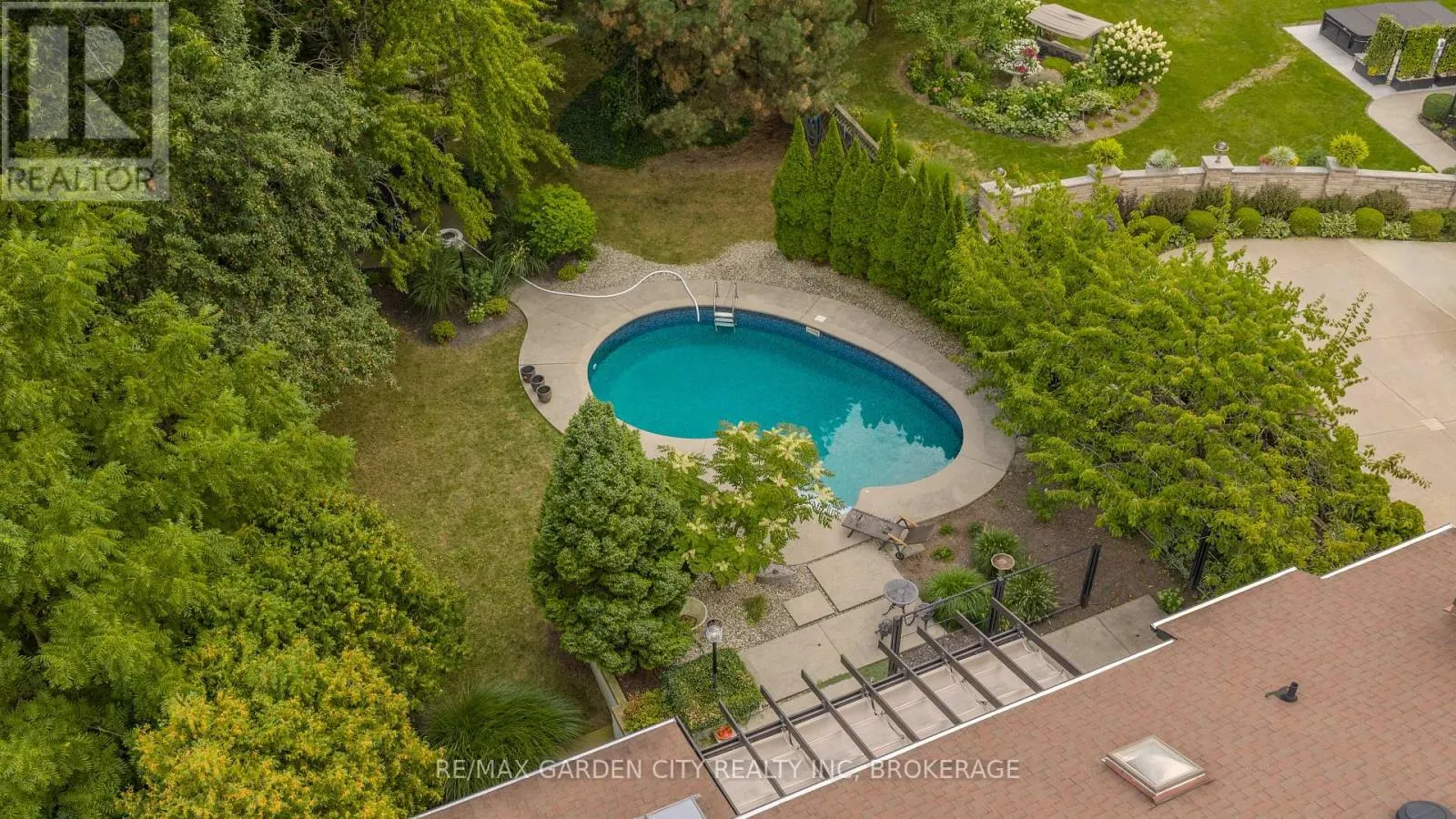 86 TREMONT DRIVE