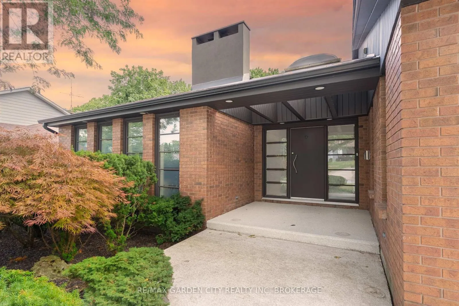 86 TREMONT DRIVE