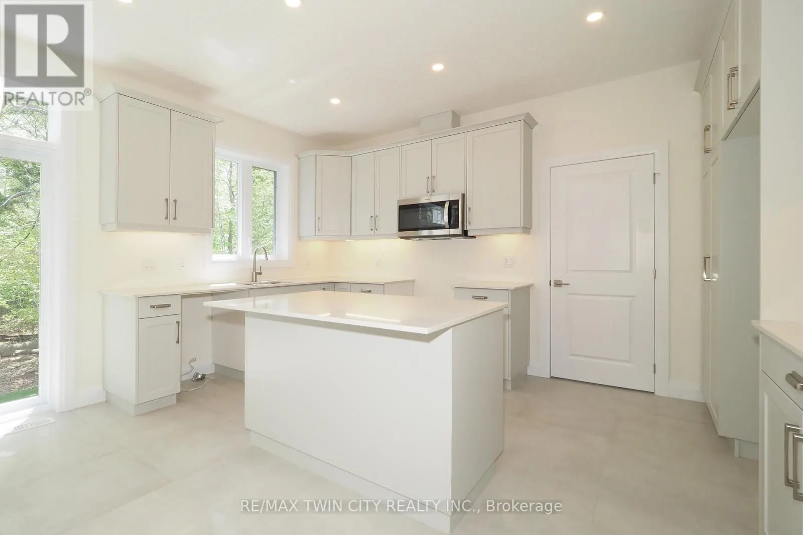 220 JEFFREY PLACE