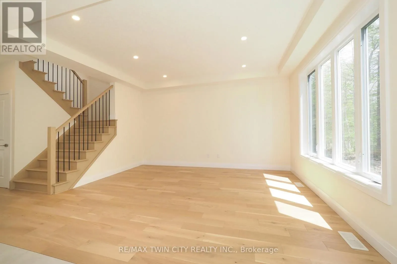 220 JEFFREY PLACE