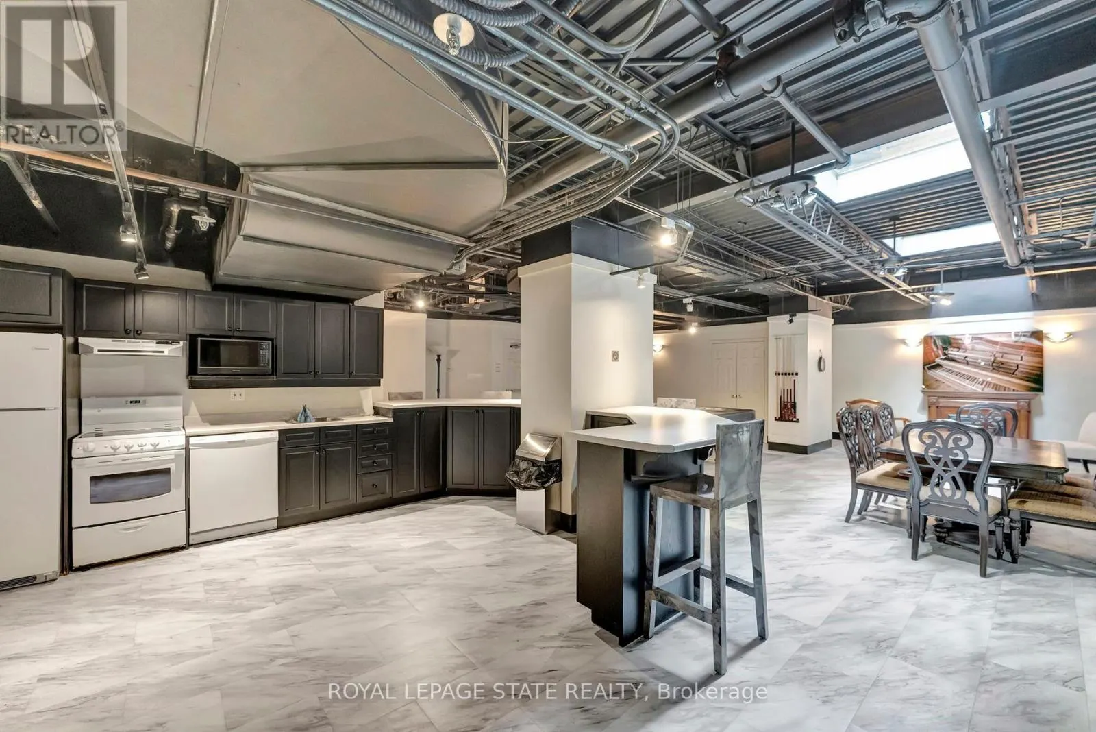 701 - 36 JAMES STREET S