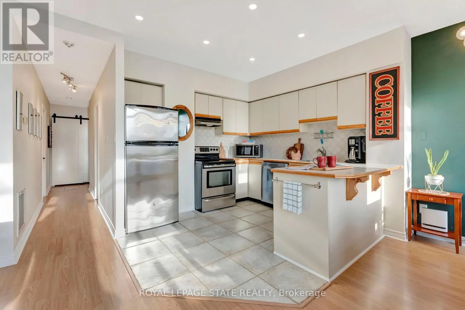 701 - 36 JAMES STREET S