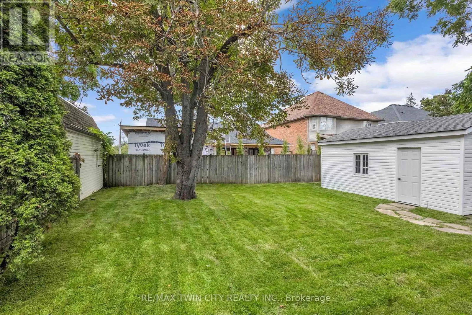 15 HAWARDEN AVENUE