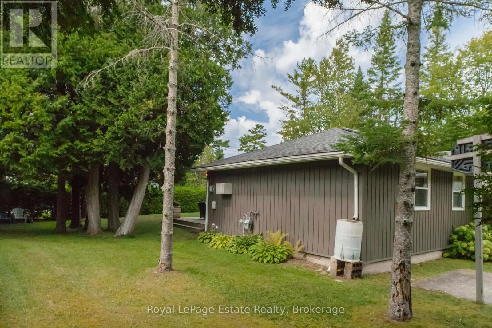407 HURON AVENUE
