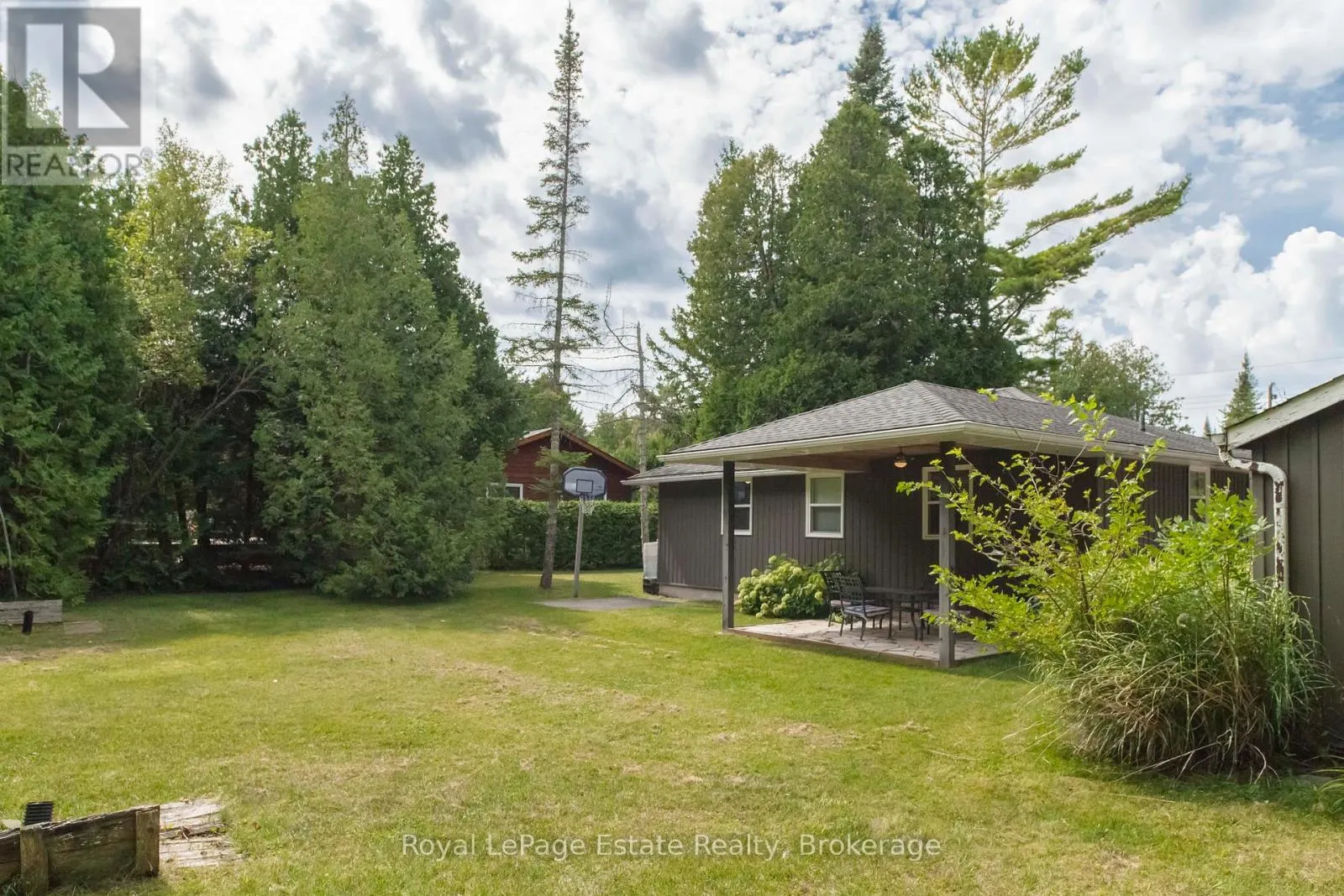 407 HURON AVENUE