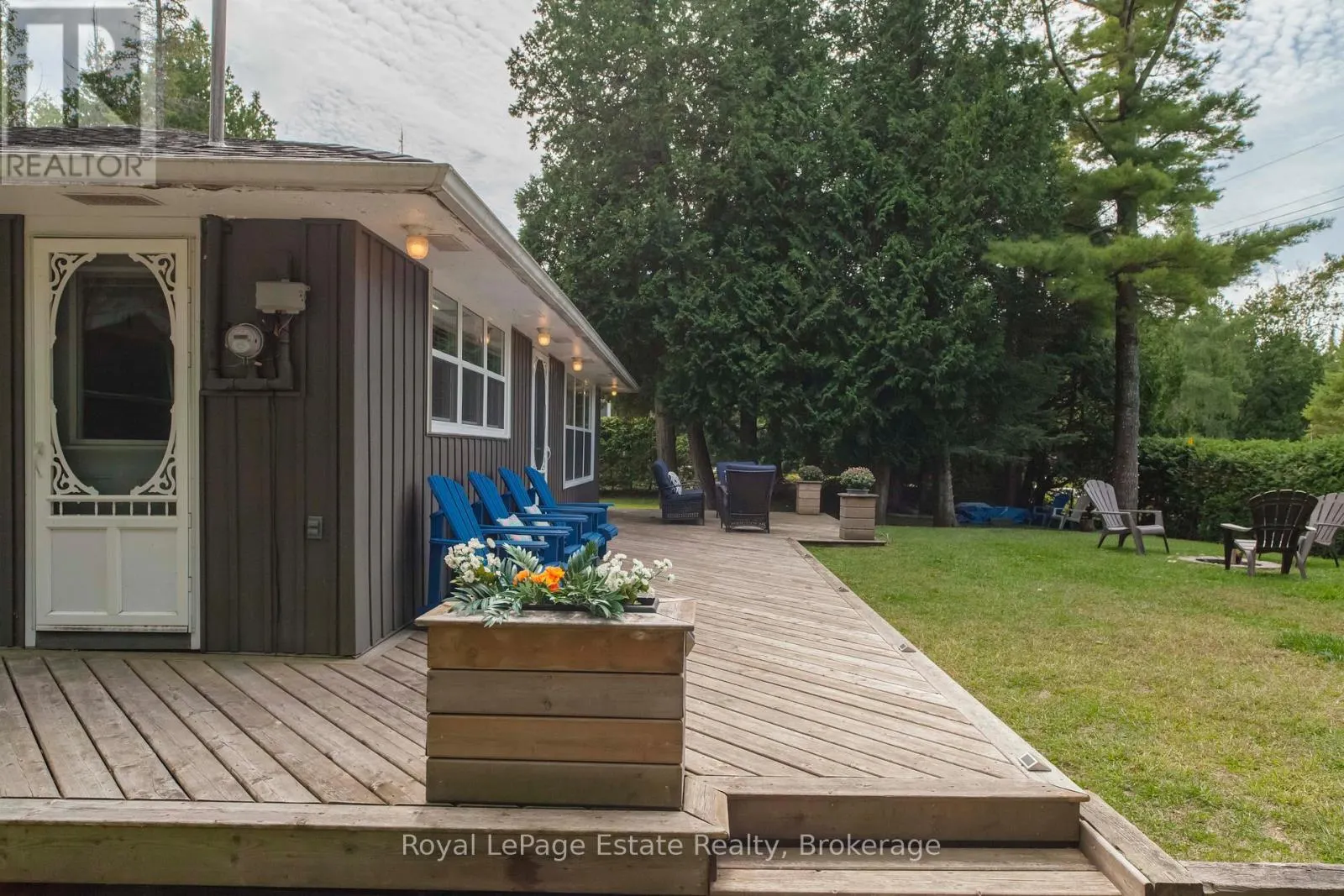 407 HURON AVENUE