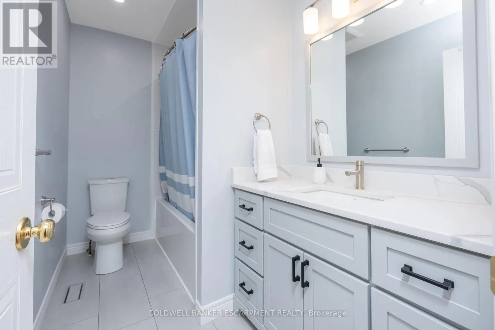181 - 302 COLLEGE AVENUE W