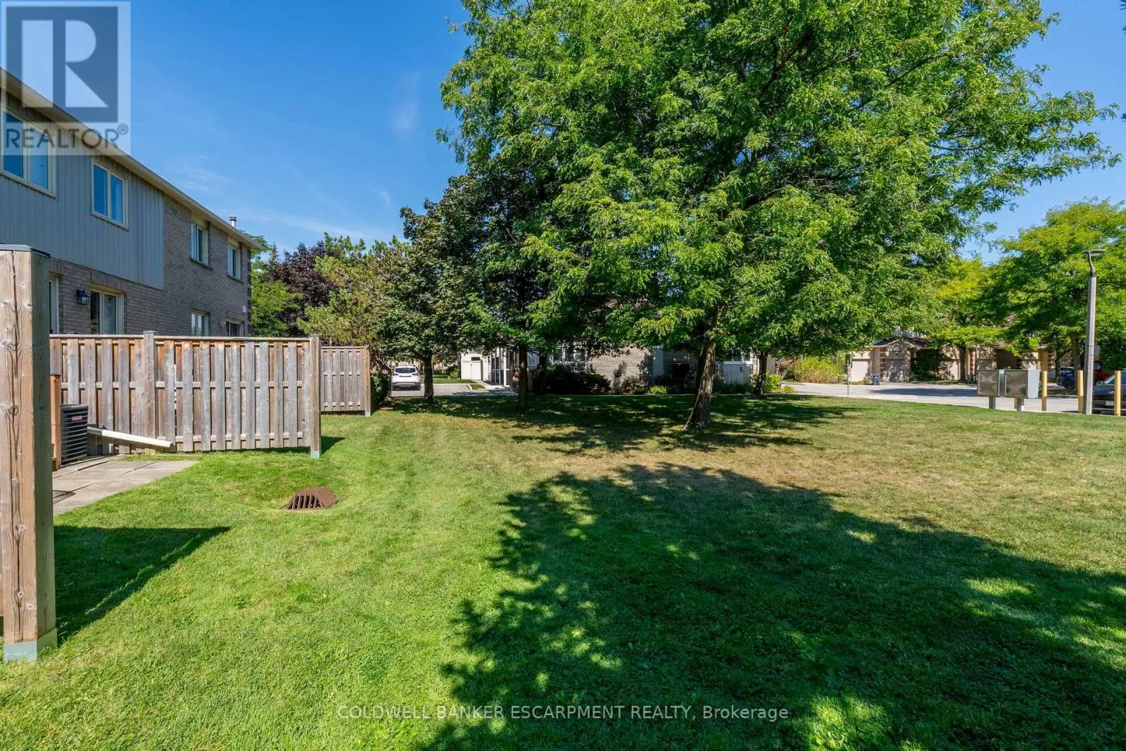 181 - 302 COLLEGE AVENUE W