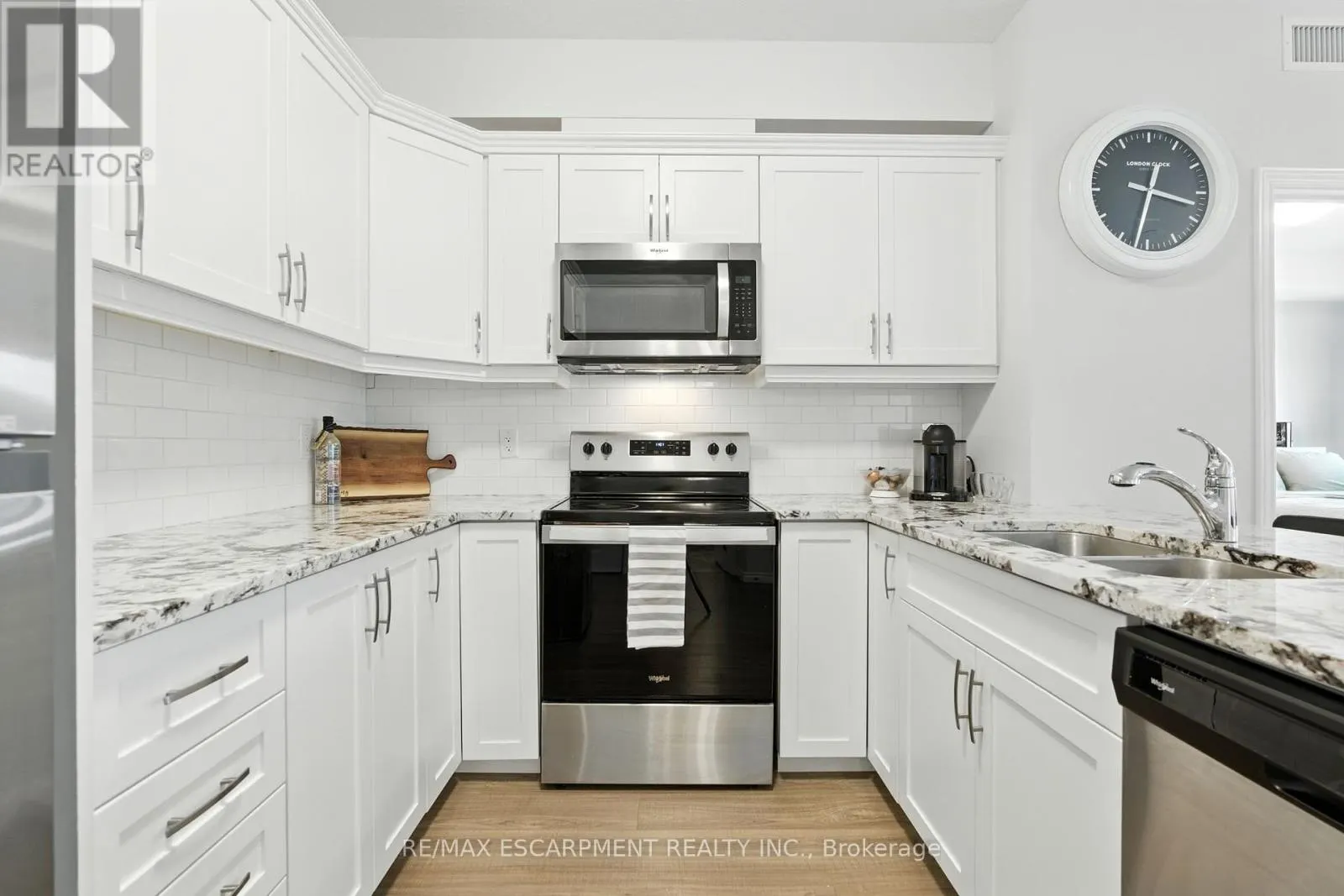 211 - 2605 BINBROOK ROAD