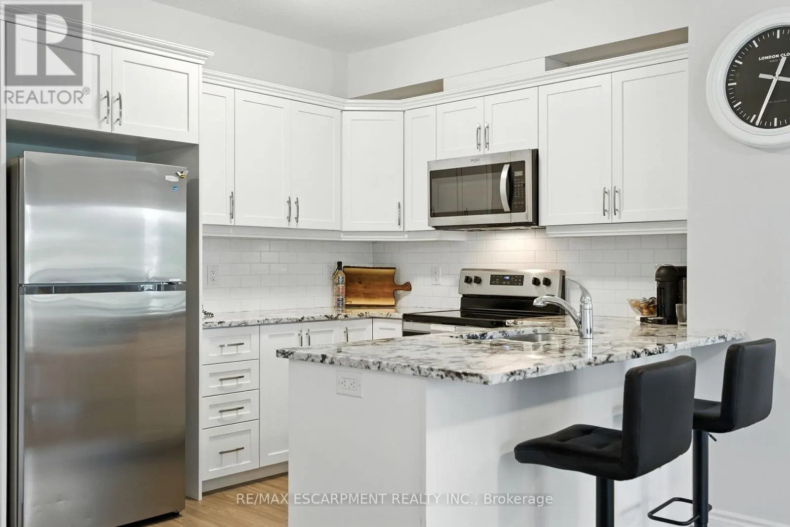 211 - 2605 BINBROOK ROAD