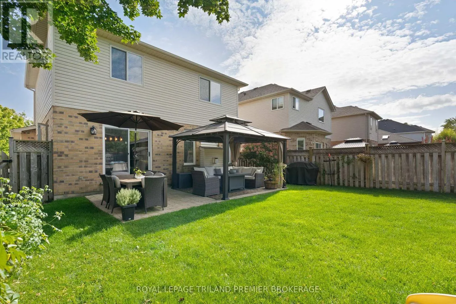 852 CRESTVIEW CRESCENT