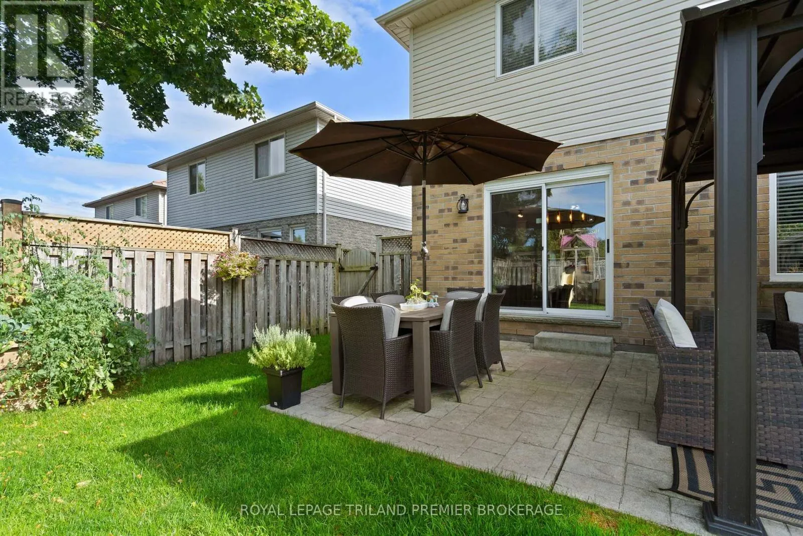 852 CRESTVIEW CRESCENT