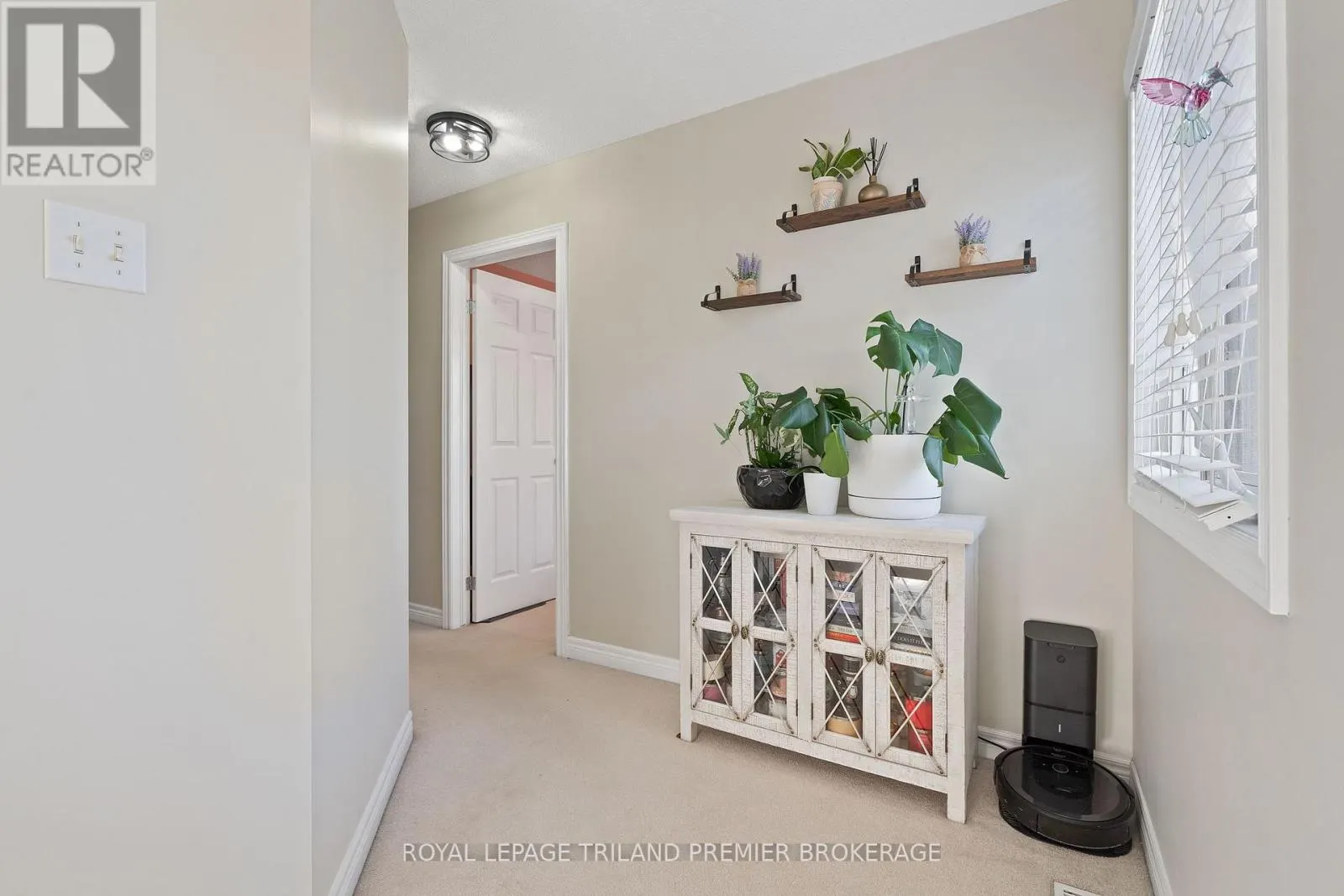852 CRESTVIEW CRESCENT