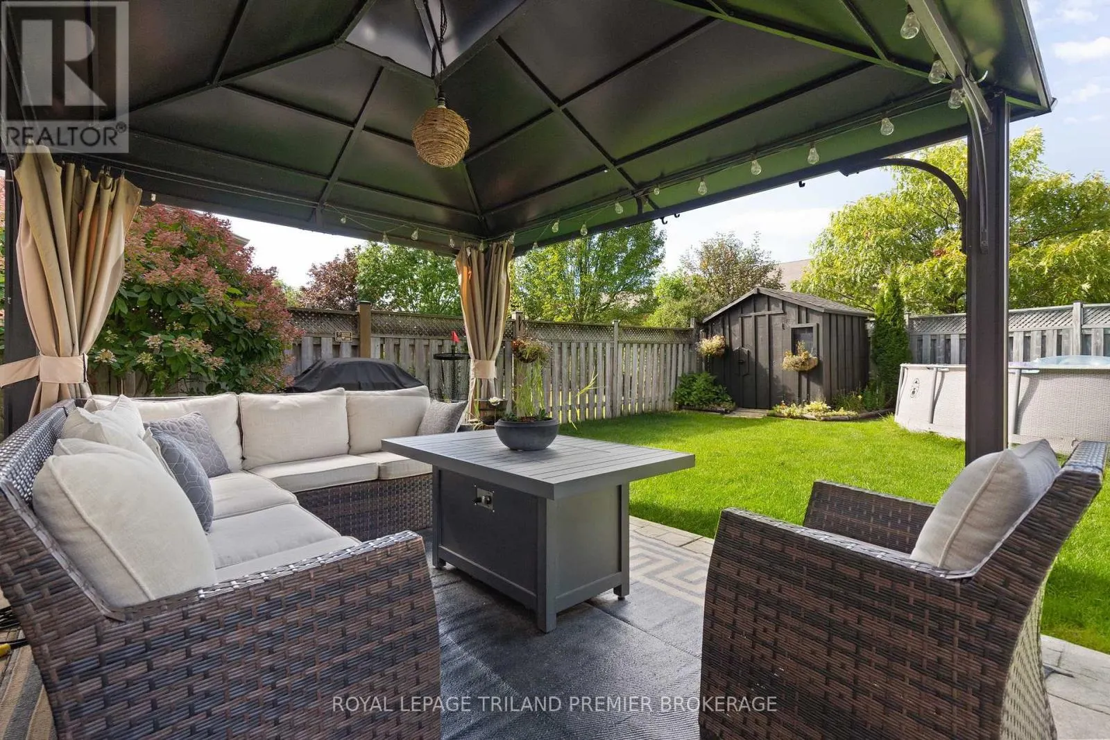 852 CRESTVIEW CRESCENT