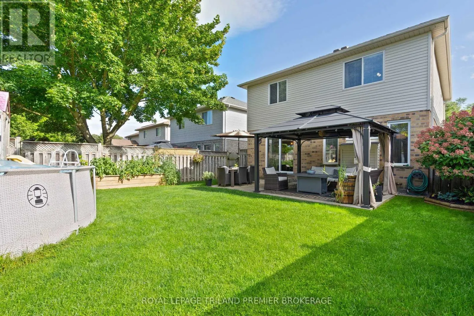 852 CRESTVIEW CRESCENT