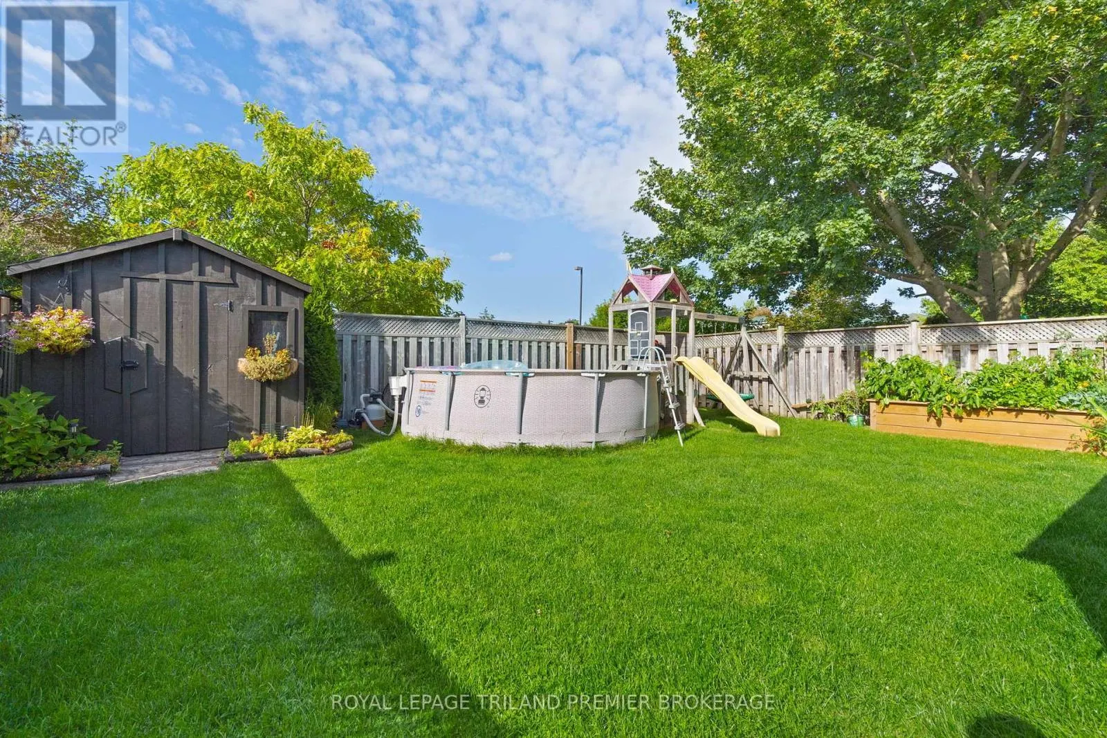 852 CRESTVIEW CRESCENT