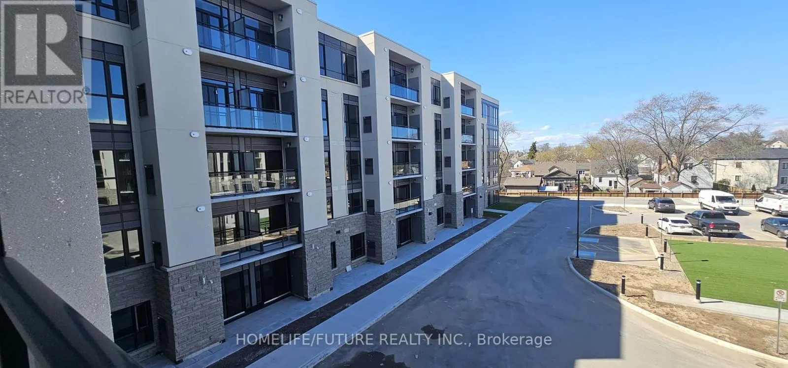 302 - 50 HERRICK AVENUE