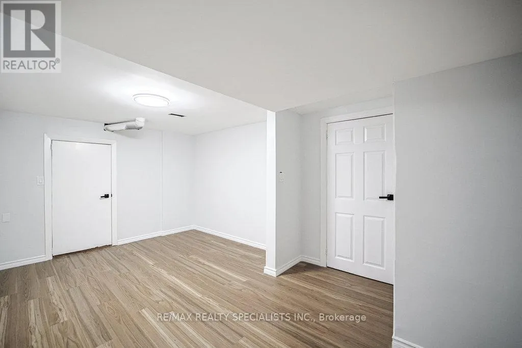 215A PARIS ROAD