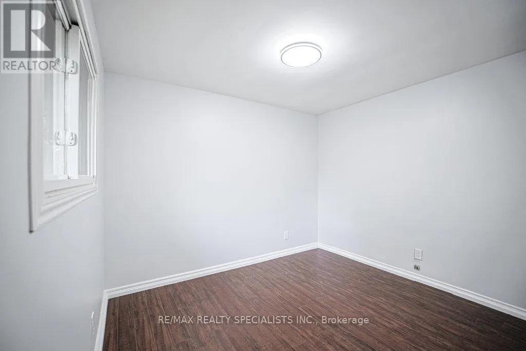 215A PARIS ROAD