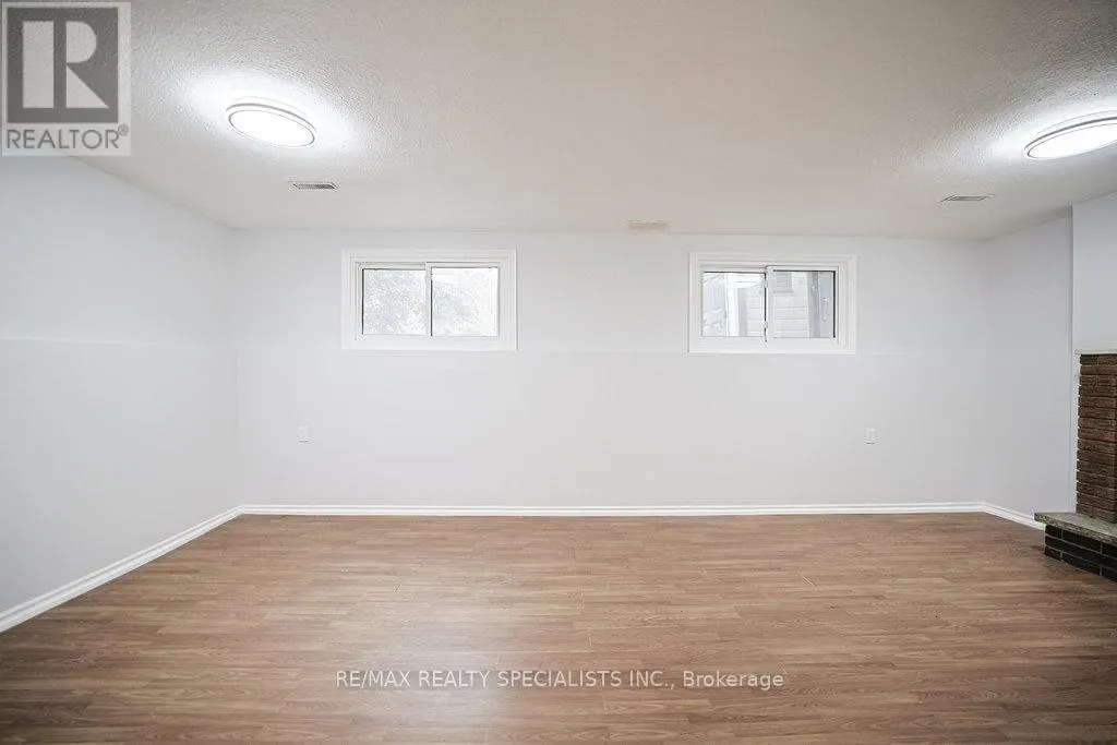 215A PARIS ROAD