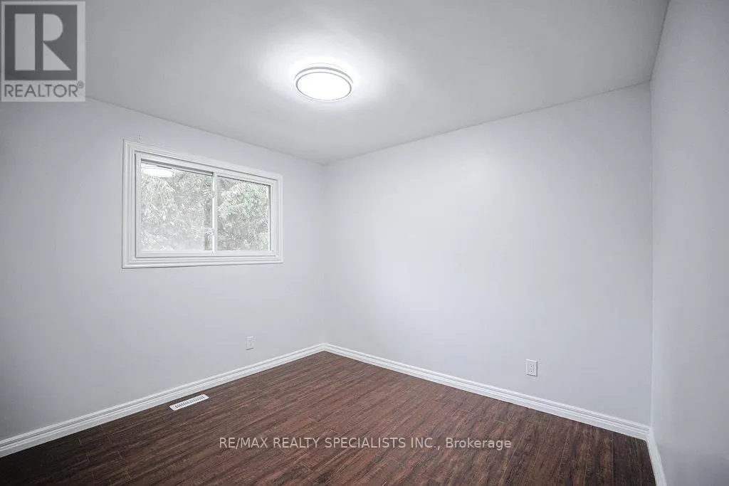 215A PARIS ROAD