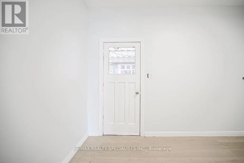 215A PARIS ROAD