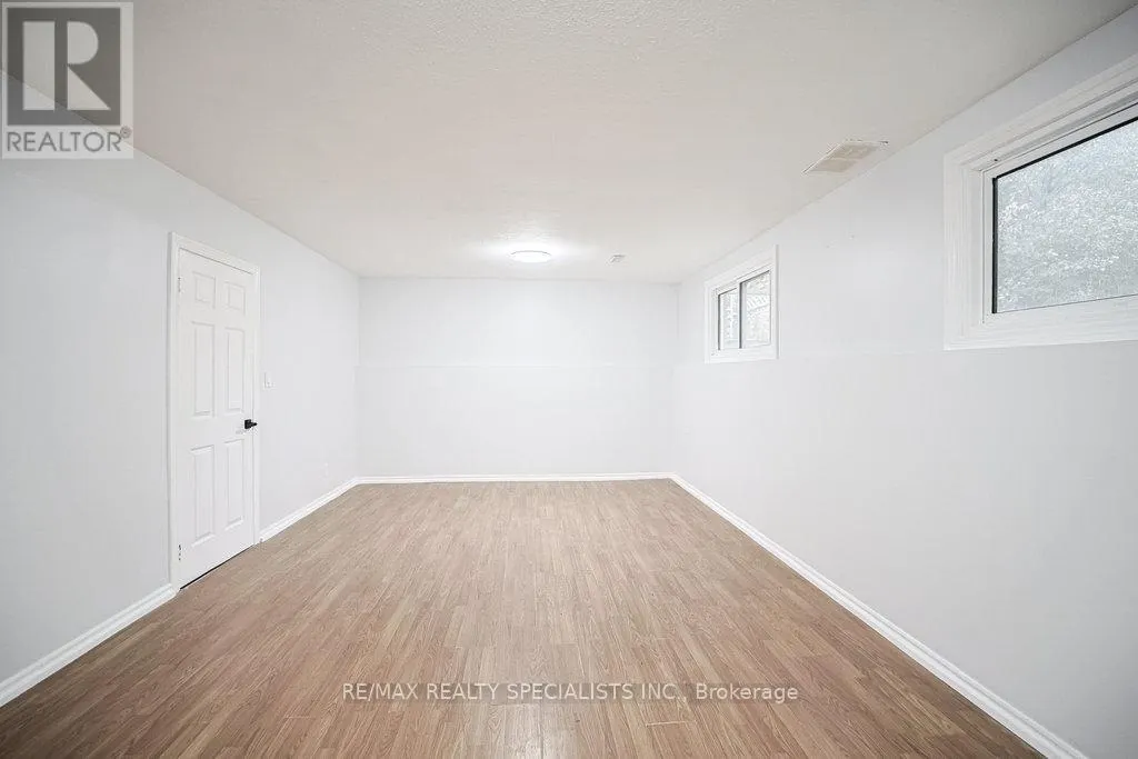215A PARIS ROAD