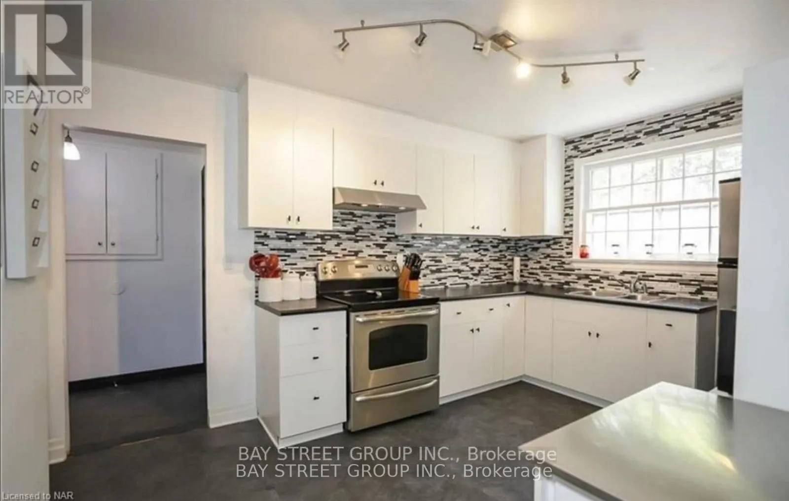 6565 STAMFORD GREEN DRIVE