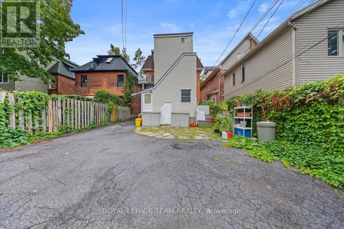 152 GLEBE AVENUE