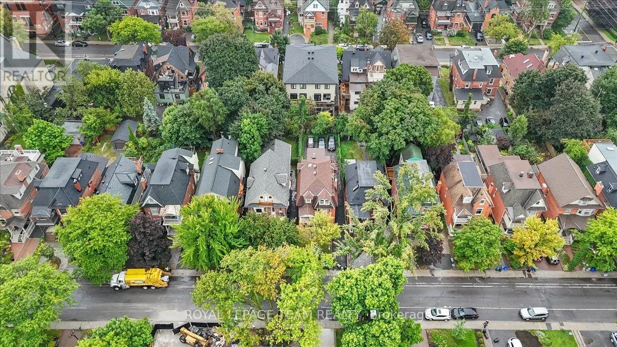 152 GLEBE AVENUE